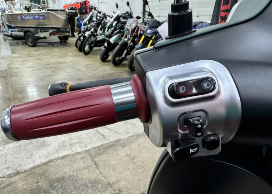 Скутер PROMAX Miami 240 (49) в Серпухове