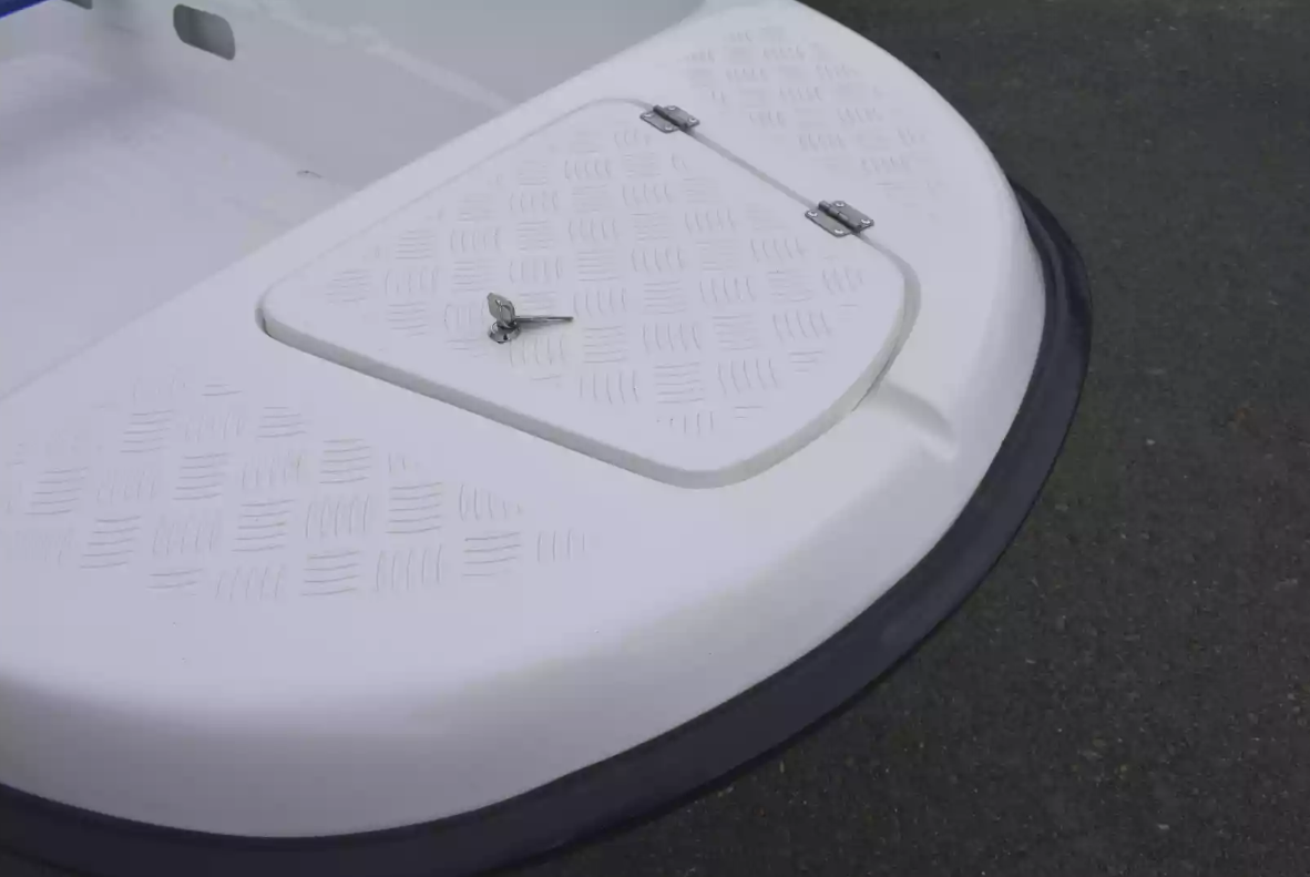 Стеклопластиковая лодка Пингвин New (тримаран) в Серпухове