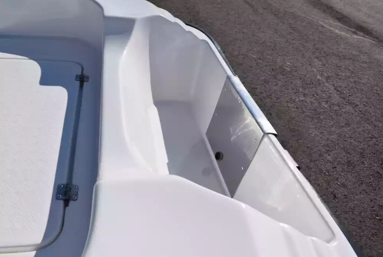 Стеклопластиковая лодка Пингвин (тримаран) в Серпухове