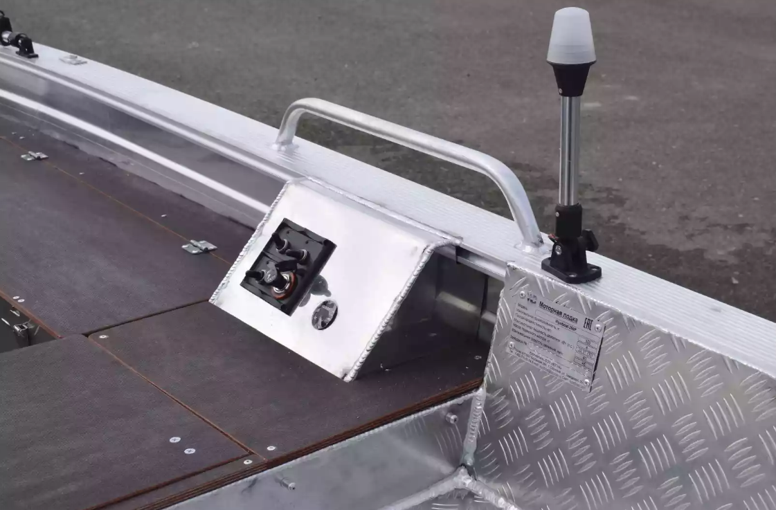 Алюминиевая лодка Wyatboat-390РМ в Серпухове