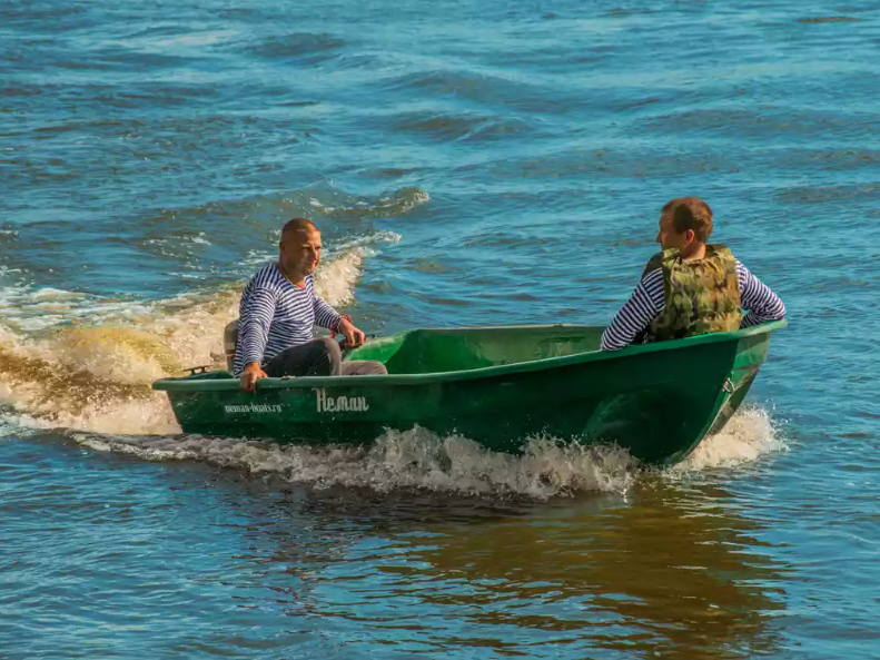 Стеклопластиковая лодка Neman-340 (тримаран) в Серпухове