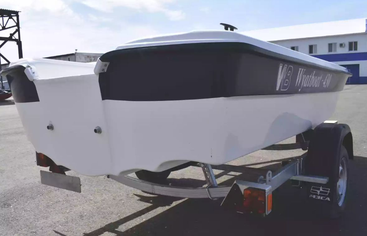 Стеклопластиковая лодка Wyatboat 430 тримаран в Серпухове