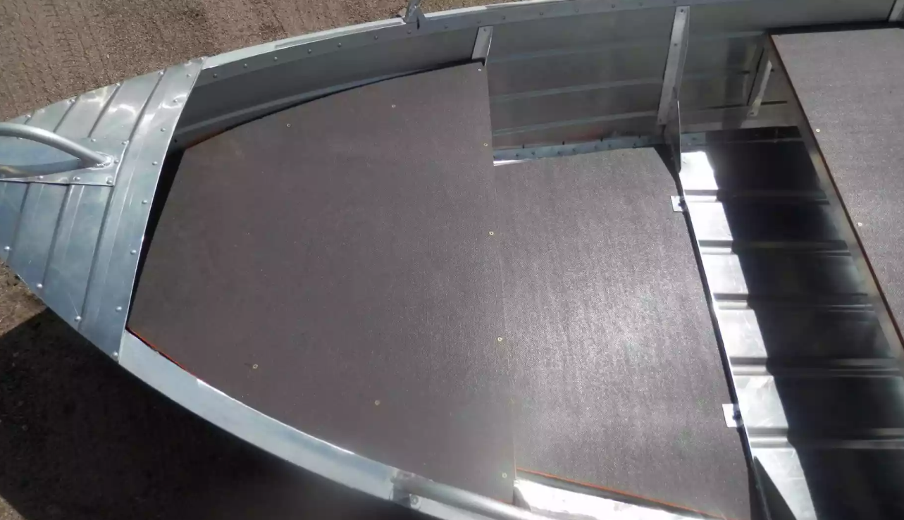 Алюминиевая лодка Вятка-Профи 32 в Серпухове