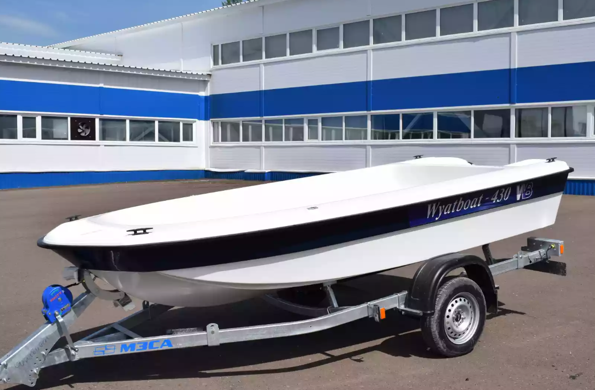 Стеклопластиковая лодка Wyatboat 430 тримаран в Серпухове