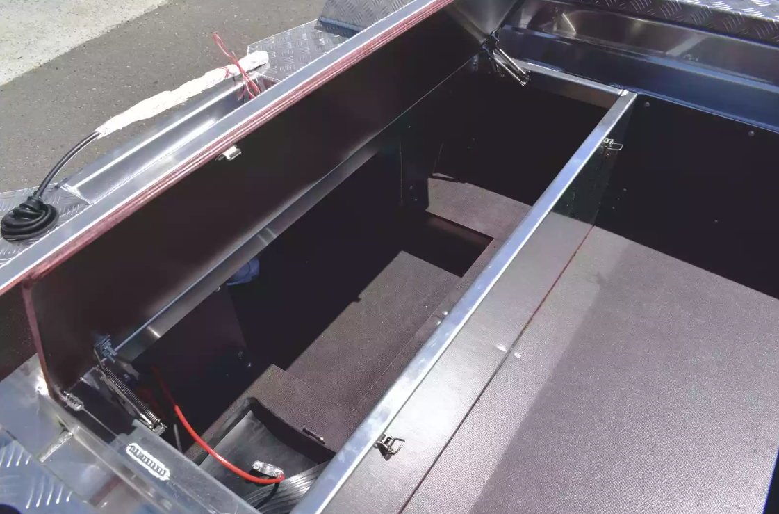 Алюминиевая лодка Wyatboat-390 DCM в Серпухове