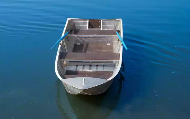 Алюминиевая лодка Вятка-Профи 37 в Серпухове