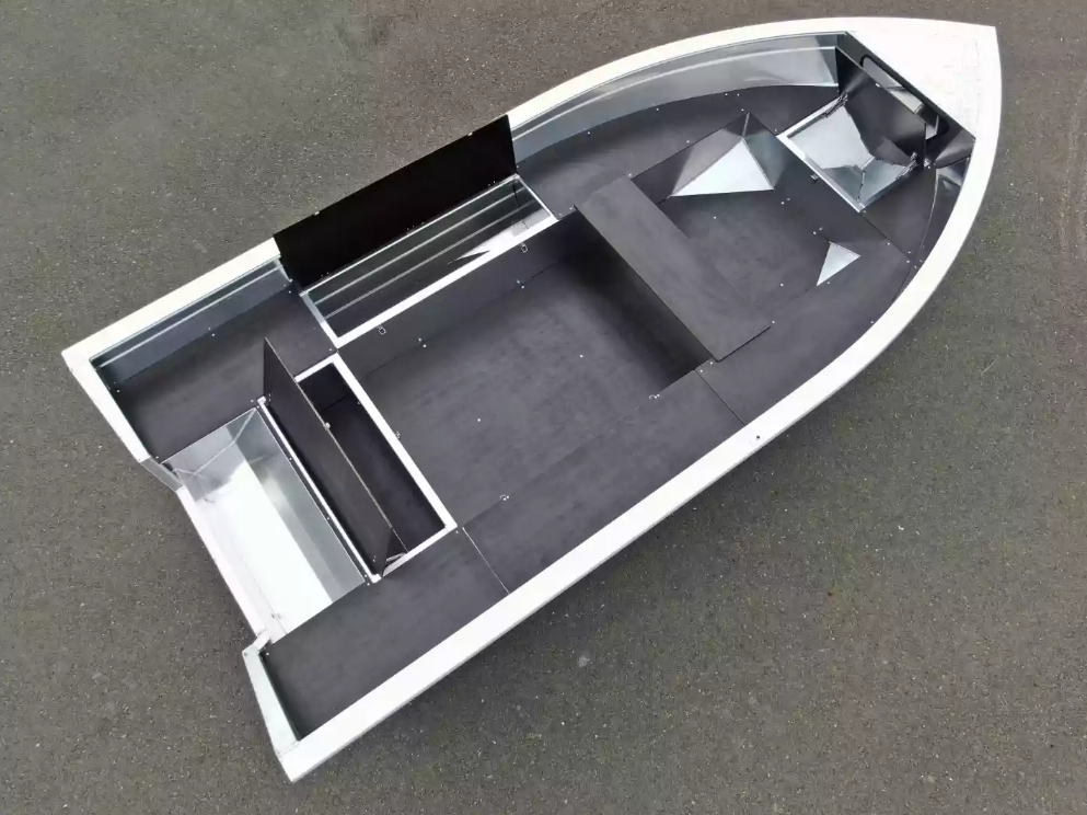 Алюминиевая лодка  Неман-420 в Серпухове