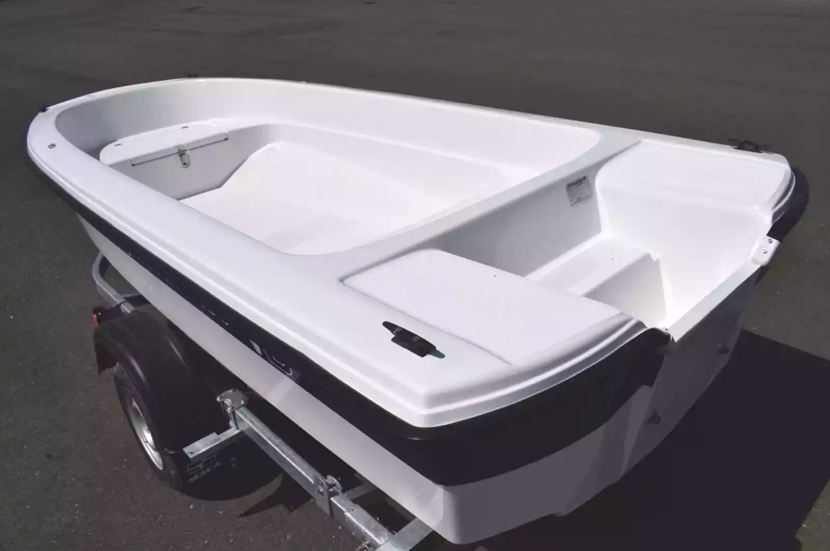 Стеклопластиковая лодка Wyatboat 430 тримаран в Серпухове