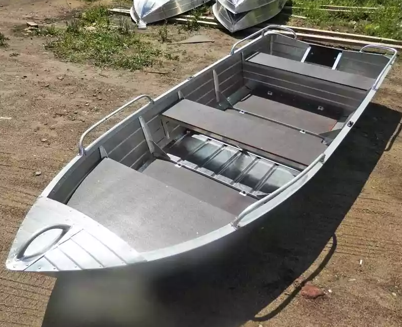 Алюминиевая лодка Вятка-Профи 37 в Серпухове