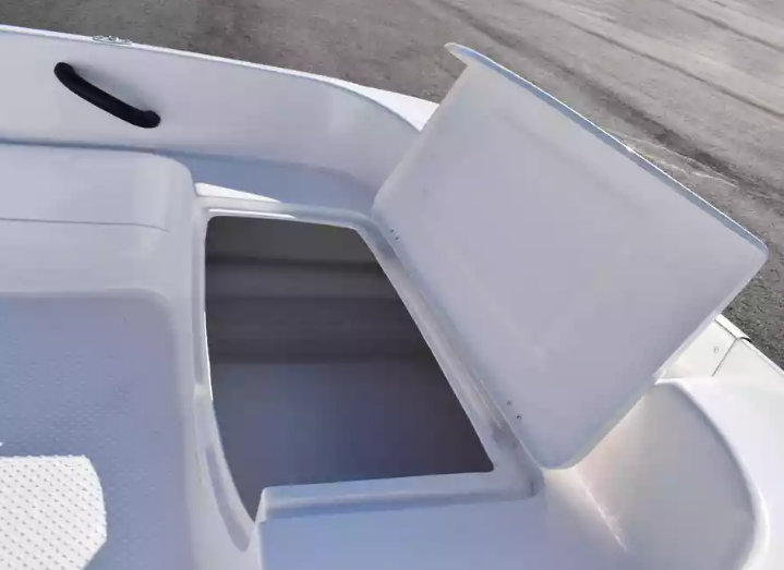 Стеклопластиковая лодка Пингвин (тримаран) в Серпухове