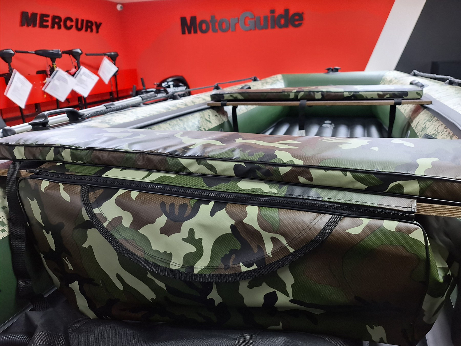 КОМПЛЕКТ МЯГКИХ НАКЛАДОК С СУМКОЙ ДЛЯ ЛОДОК 80Х20 КАМУФЛЯЖ в Серпухове